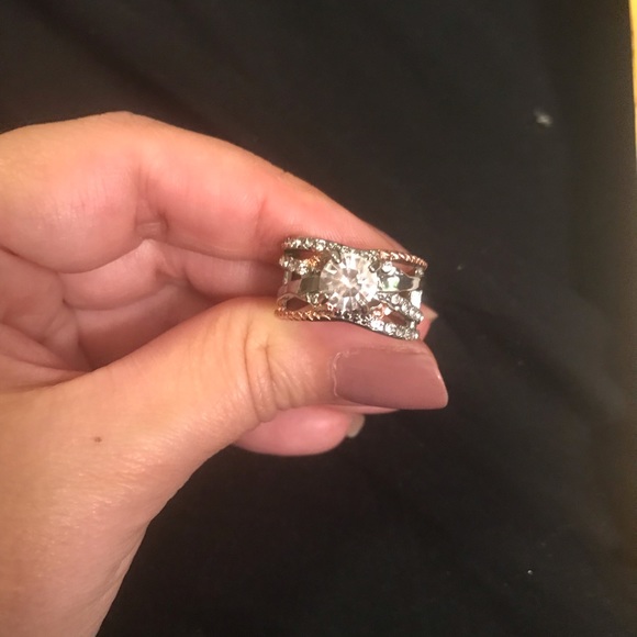 1 left! Free with jewelry purchase (just ask 4 it) - Picture 4 of 6